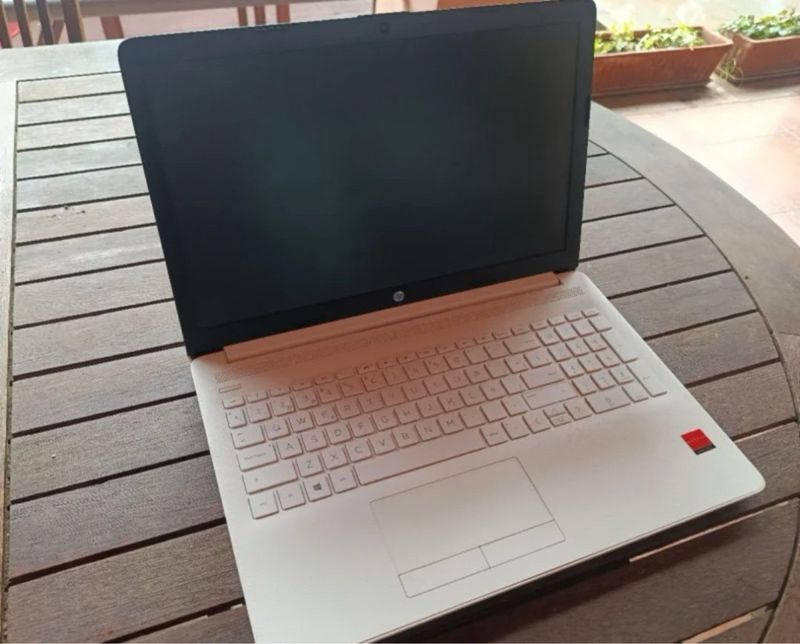 Portátil HP 256GB SSD 8GB RAM Blanco afbeelding 2