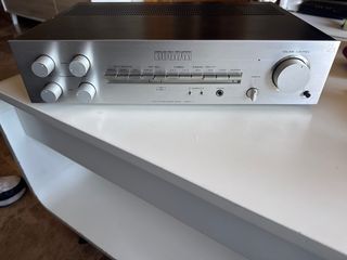 Amplificador Luxman.