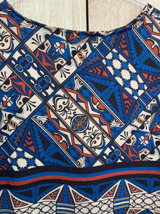 Blusa estampada talla M/L (medidas en descripción)