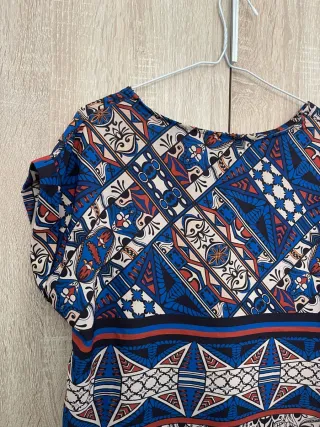 Blusa estampada talla M/L (medidas en descripción)