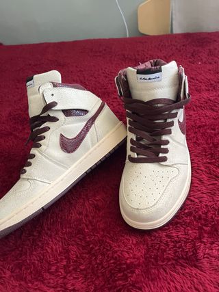 Zapatillas Nike Air Beige y Marrón