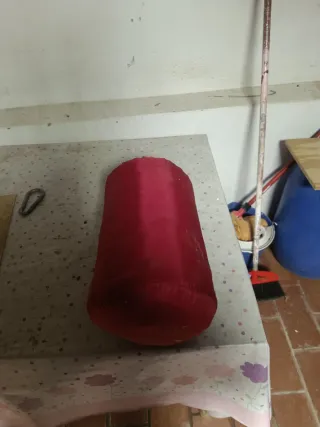 Saco de dormir rojo