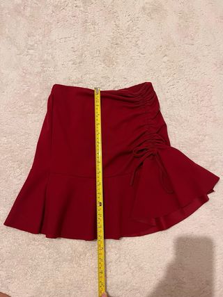Minigonna rossa arricciata
