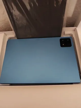 Tablet Negra Nueva en Caja