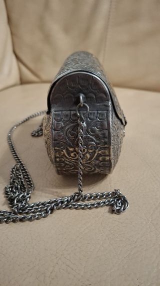 Bolso joya metal labrado artesanal