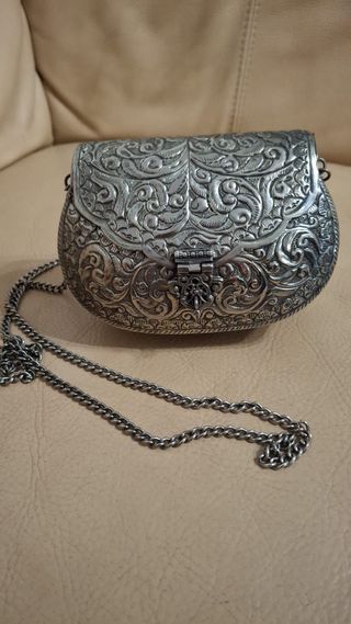 Bolso joya metal labrado artesanal