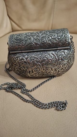Bolso joya metal labrado artesanal
