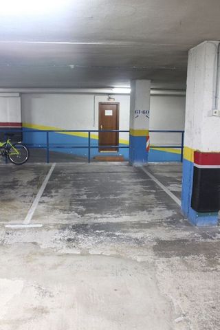 Garaje en alquiler en Castilla - Hermida en Santander