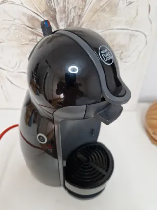 Cafetera Dolce Gusto Negra