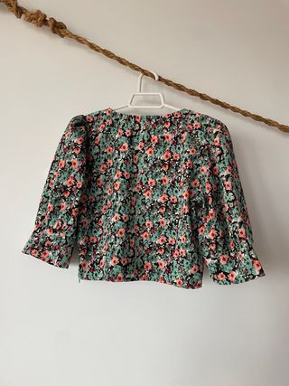 Blusa floral manga 3/4 talla S