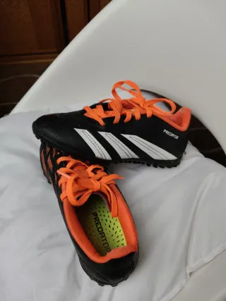 Botas multitacos fútbol Adidas 33