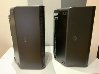 Altavoces QSC K 8.2 (2 unidades)