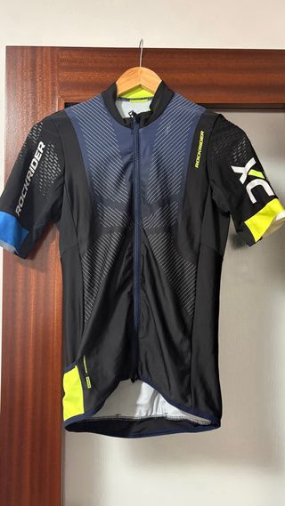 Maillot ciclismo negro con bolsillos