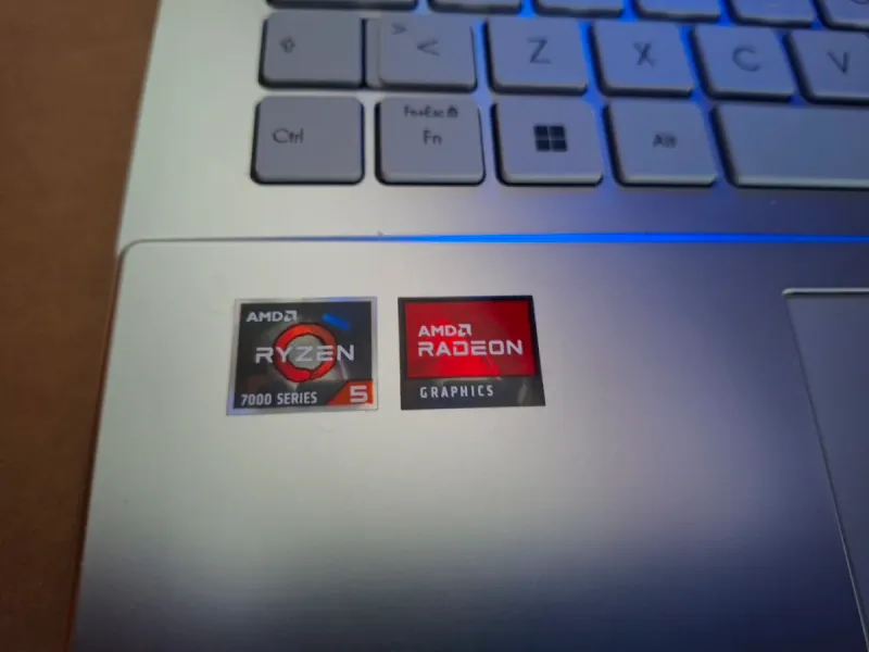 ASUS Vivobook OLED Ryzen 5 (7000) 16GB