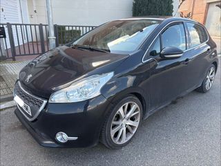 Peugeot 208 2012