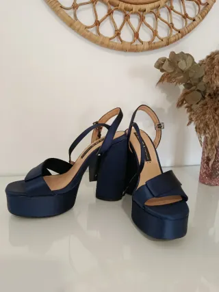 Zapatos de tacón Zara azul talla 37