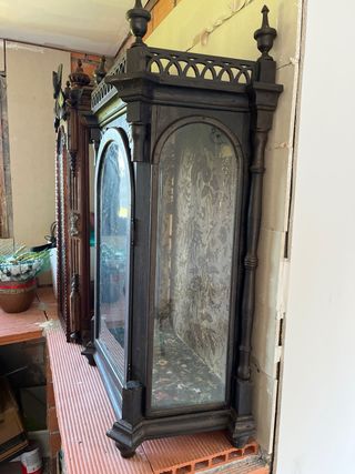 Oratorio capilla antiguo madera oscura