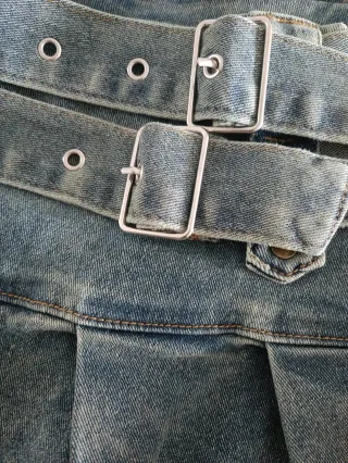 Falda mini vaquera con cinturón