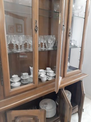 Vitrina madera y cristal