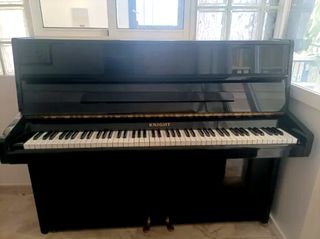 Piano Vertical Knight K10, modelo mítico