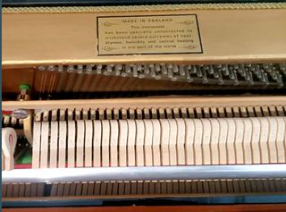 Piano Vertical Knight K10, modelo mítico