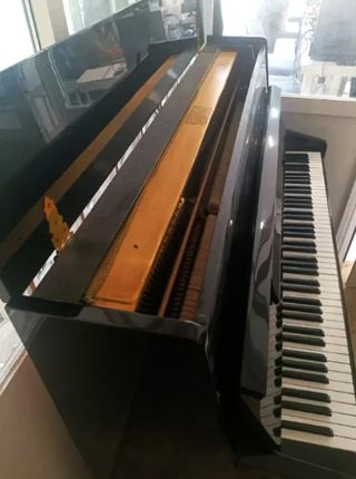 Piano Vertical Knight K10, modelo mítico