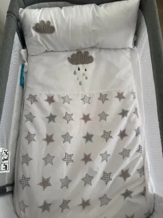 Minicuna colecho Comfy gris + Colchón Amori/ Como