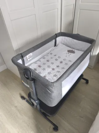 Minicuna colecho Comfy gris + Colchón Amori/ Como