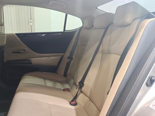 Lexus ES 2.5 300h Luxury