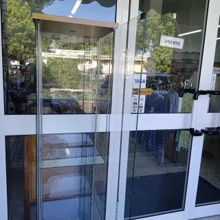 Vitrina cristal 4 estantes madera seminueva