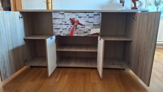 Aparador de salón con diseño de moto