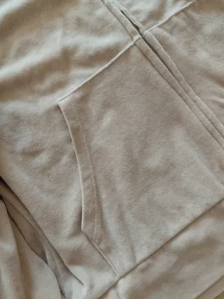 Conjunto deportivo beige