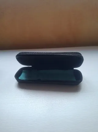 Gafas de sol infantiles + funda + trapo limpiador