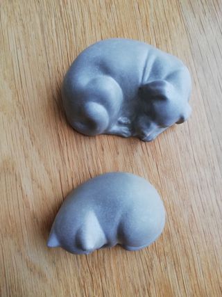 Sculture coppia di cuccioli