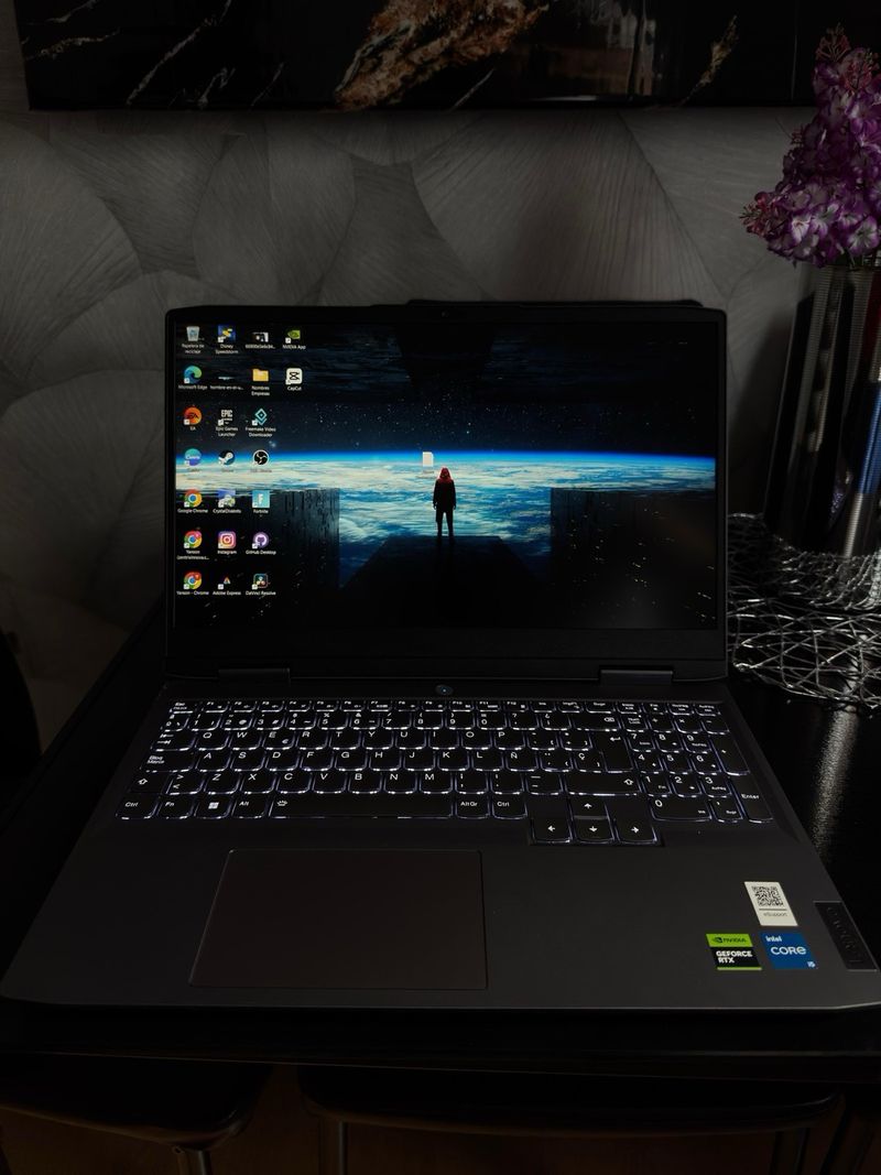 Lenovo LOQ 15IRH8 Portátil Gaming afbeelding 9