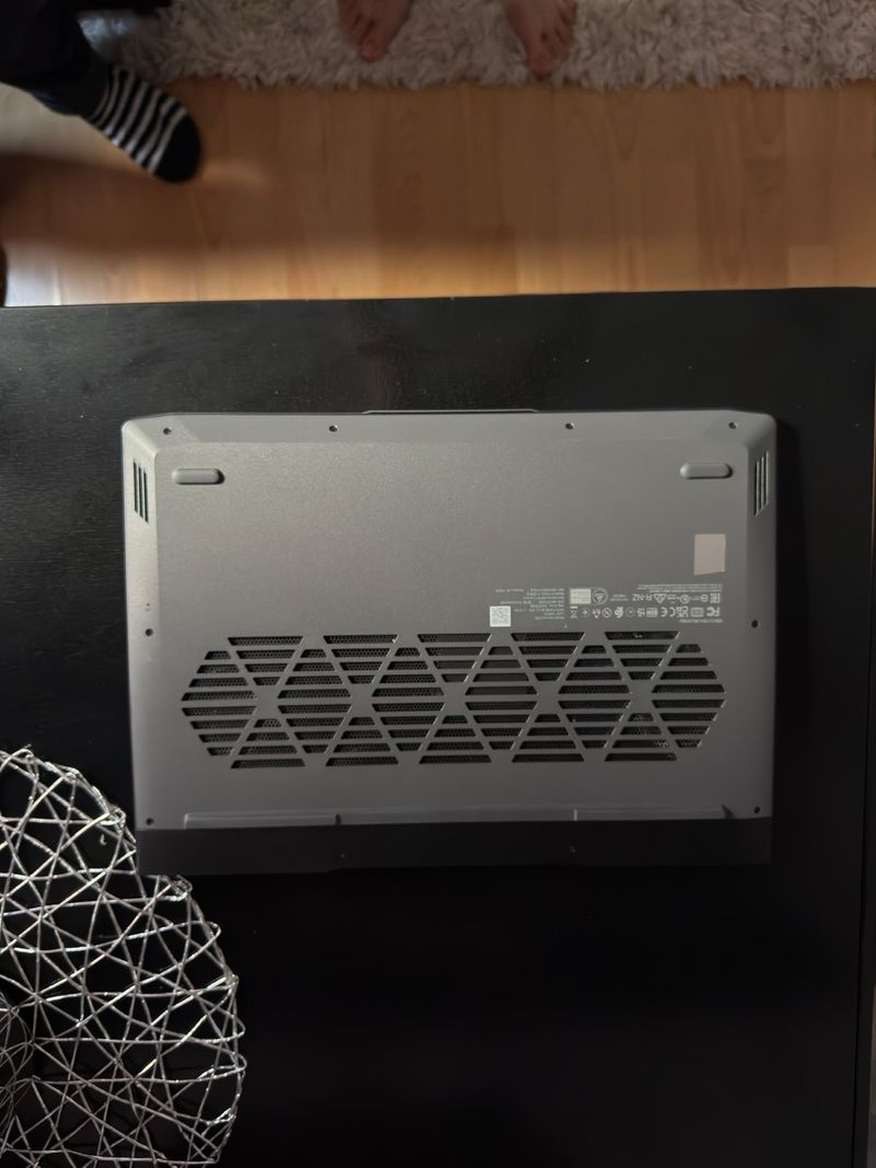 Lenovo LOQ 15IRH8 Portátil Gaming afbeelding 7
