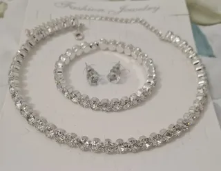Conjunto bisutería brillante elegante