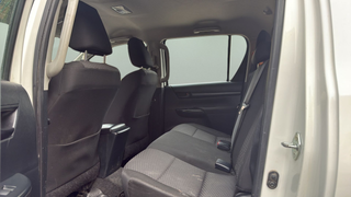 Toyota Hilux 2.4 D-4D Doble Cabina GX 110 kW (150 CV)