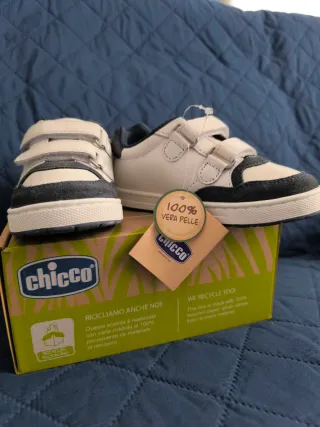 Due paia Scarpe Chicco bambino numero 25