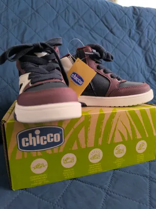 Due paia Scarpe Chicco bambino numero 25