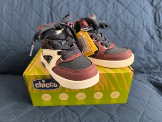 Due paia Scarpe Chicco bambino numero 25