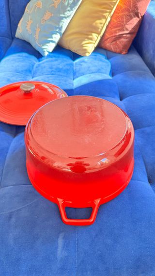 Olla Redonda Hierro Fundido VeoHome Roja 6L