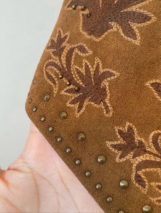 Chaleco de piel Zara bordado