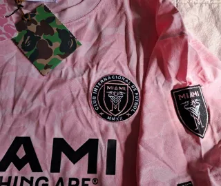 T-shirt BAPE Camuflaje Rosa Taglia XL