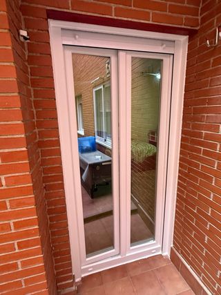 Instalación de ventanas y puertas PVC