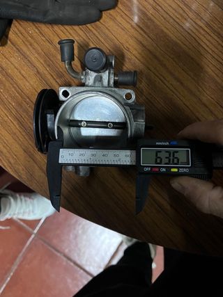 Mariposa Renault con adaptador Saxo 16v