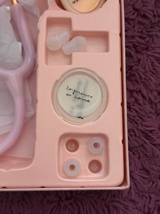 Fonendo enfermera en apuros.