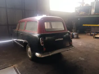 Peugeot 403 1400 cc sette posti del 1964. 1300 euro