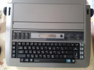 Máquina de escribir Panasonic KX-194B