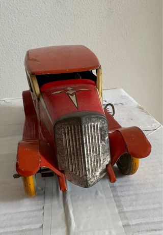 Coche de hojalata matarazzo